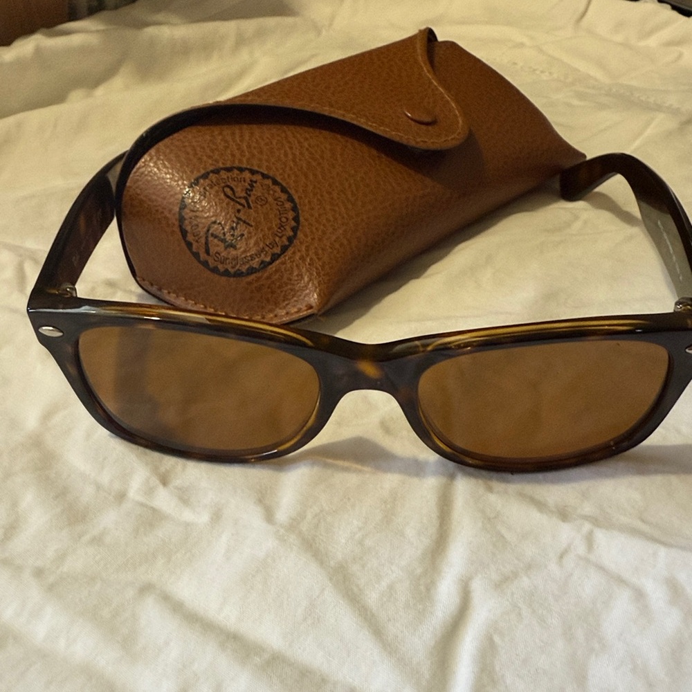 Ray Ban New Wayfarer PRESCRIPTION Lens Sunglasses (Selling For Frames Only)